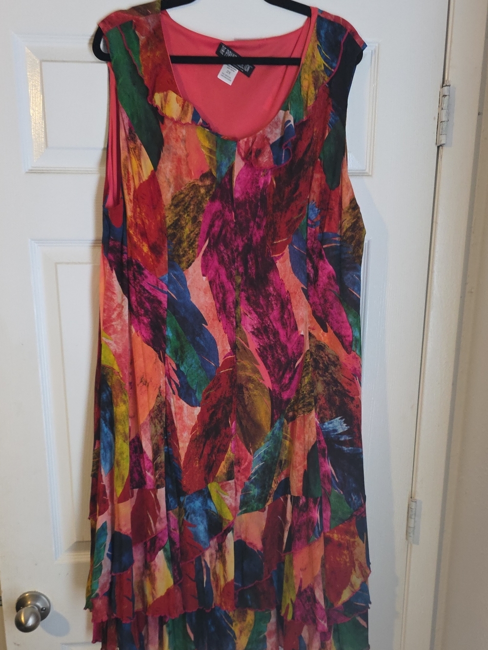 The Pyramid Collection Multicolor Leaf-Print Sleeveless Mini Dress
